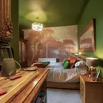 Westfield House 홈스테이