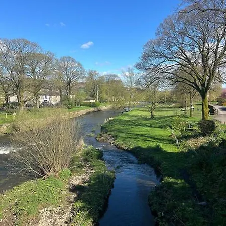 Westfield House Privatunterkunft *