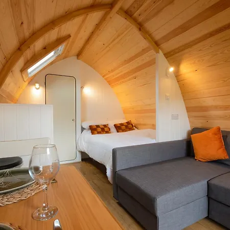 Westfield House Privatunterkunft *